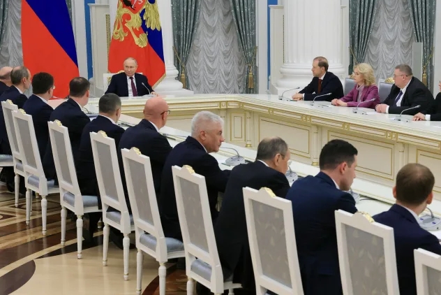 Состоялось очередное экономическое совещание у президента Состоялось очередное экономическое совещание у президента